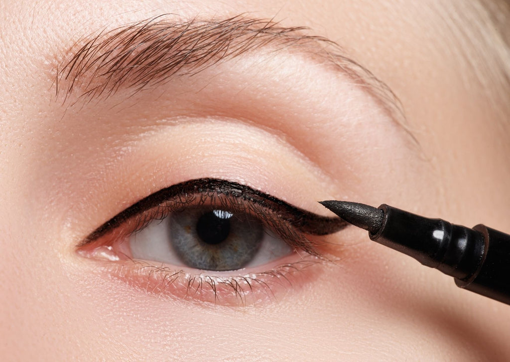 Absolème comment réussir son trait d'eye liner ?