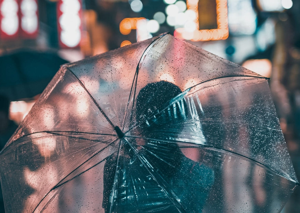 Absolème porter le parapluie cloche