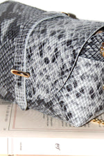 Absolème micro sac à main en cuir gris serpent