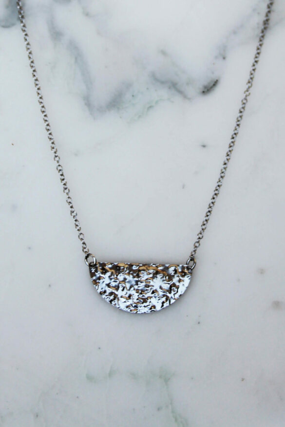 Collier demi-lune argent 925 martelé