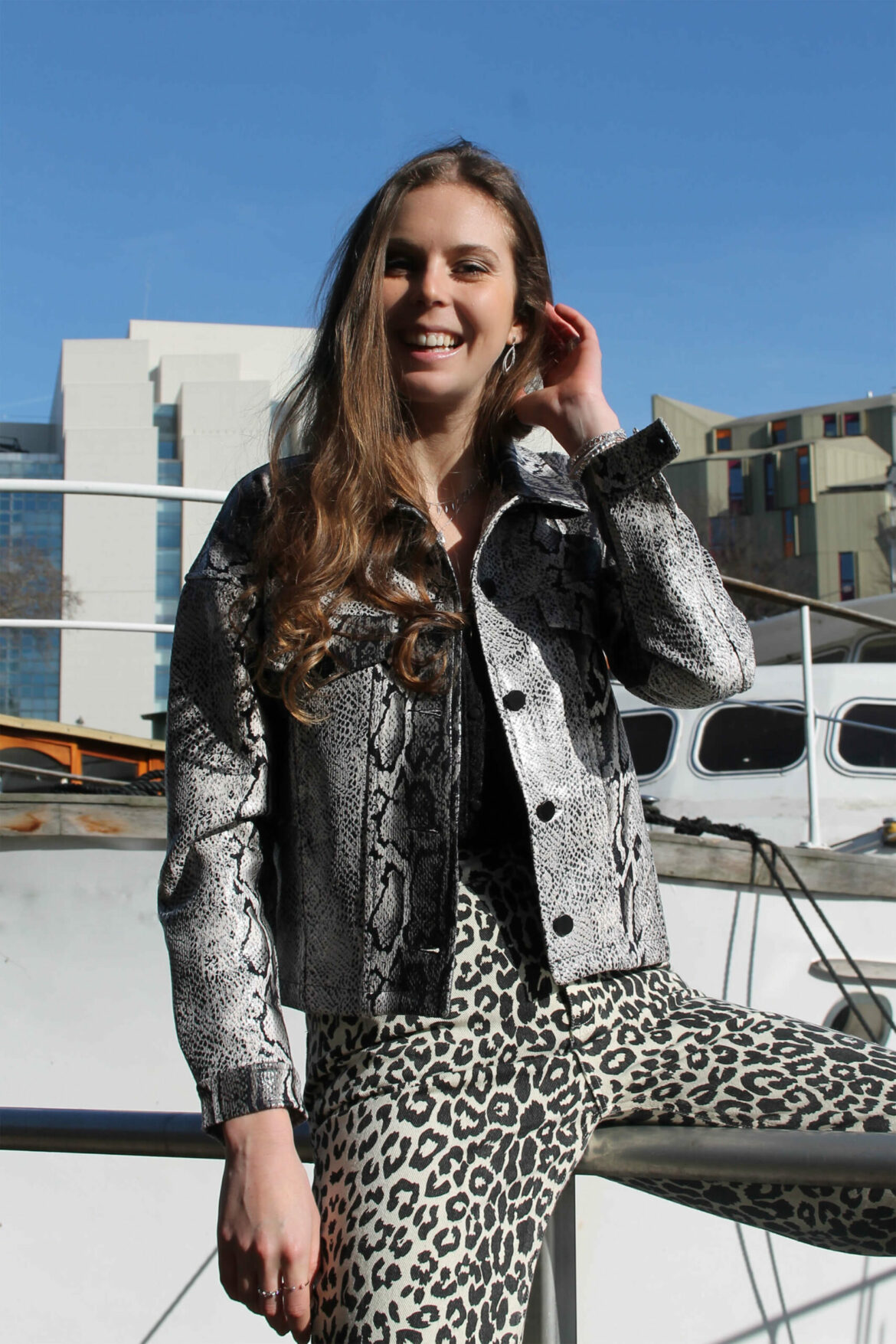 Veste vinyle imprimé serpent