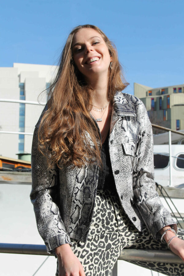 Veste vinyle imprimé serpent