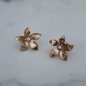 Absolème puces d'oreilles fleurs plaqué or