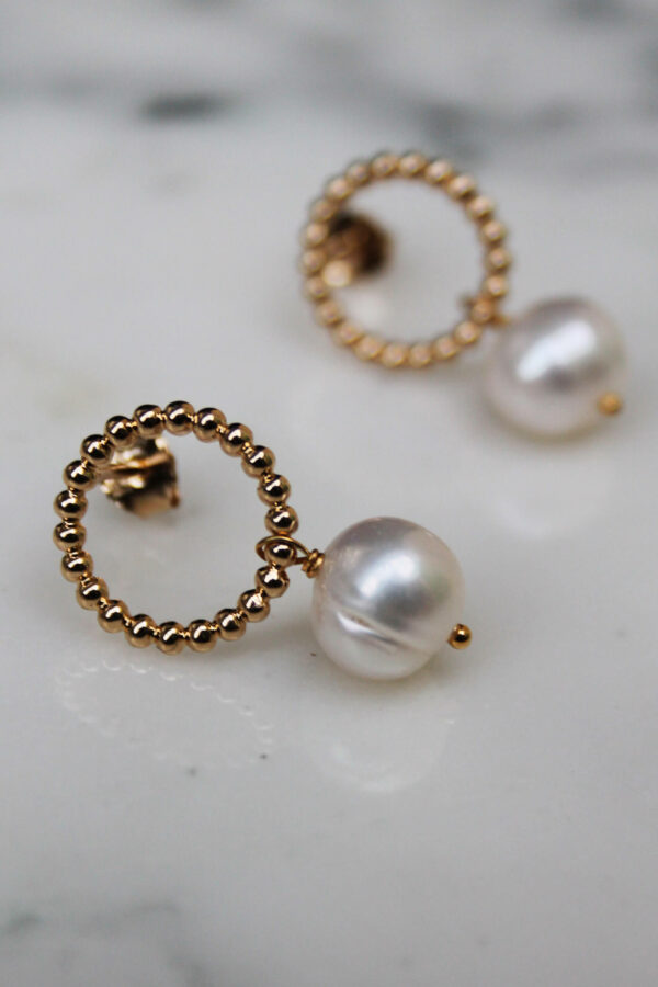 Absolème boucles d'oreilles modernes plaqué or perle eau douce