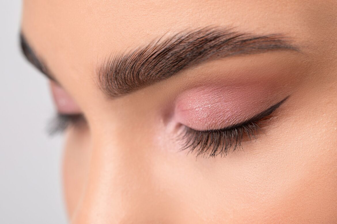Absolème combien de temps dure un microblading ?