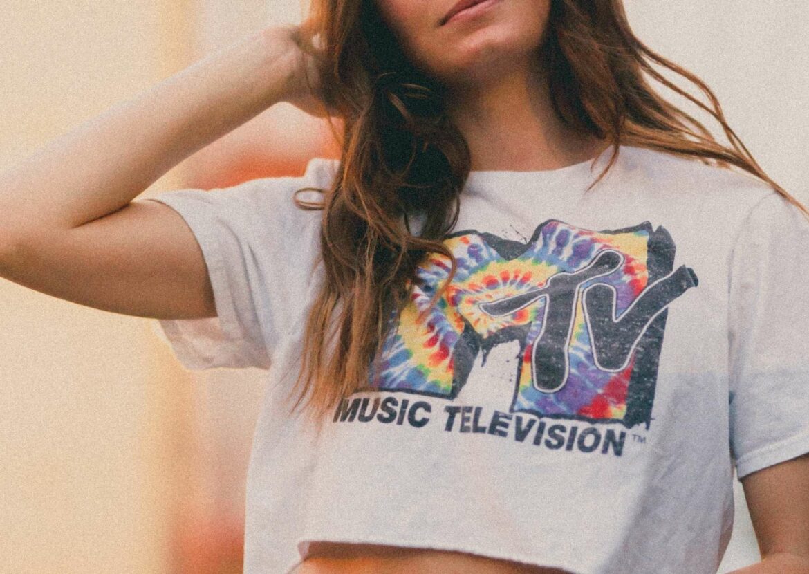 Absolème porter le crop top