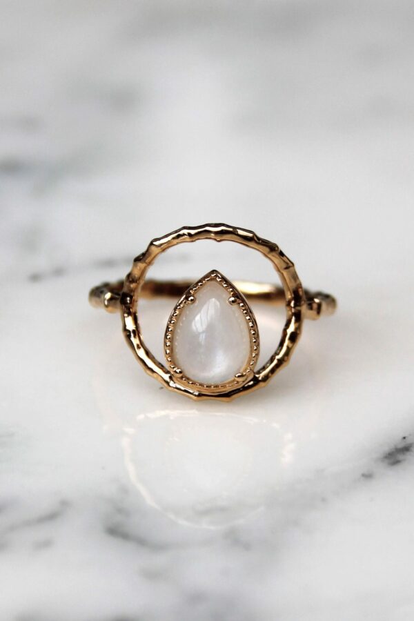 Absolème bague plaqué or et pierre de lune
