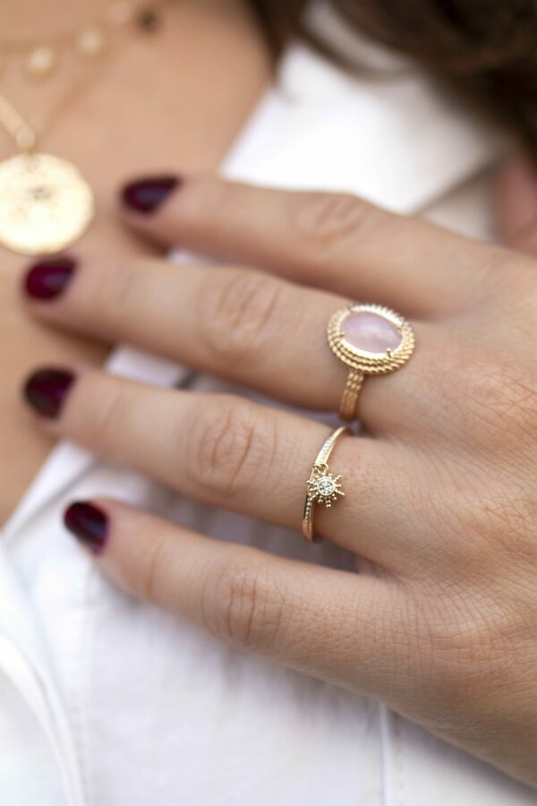 Absolème bague plaqué or avec pampille