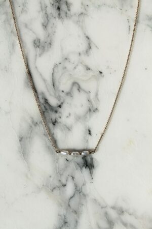 Absolème collier fin plaqué or et perles d'eau douce
