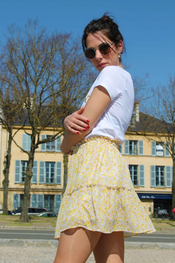 Absolème jupe courte jaune à fleurs