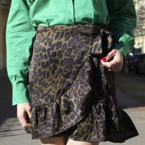 Absolème jupe courte motif léopard kaki