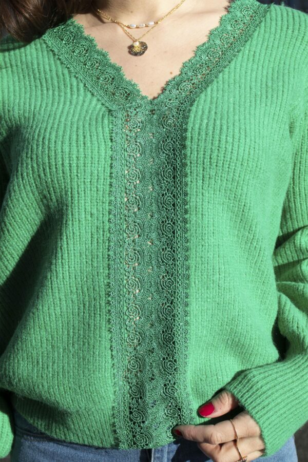 Absolème pull en maille verte et broderies