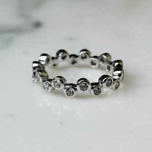 Bague fine zirconiums Argent 925