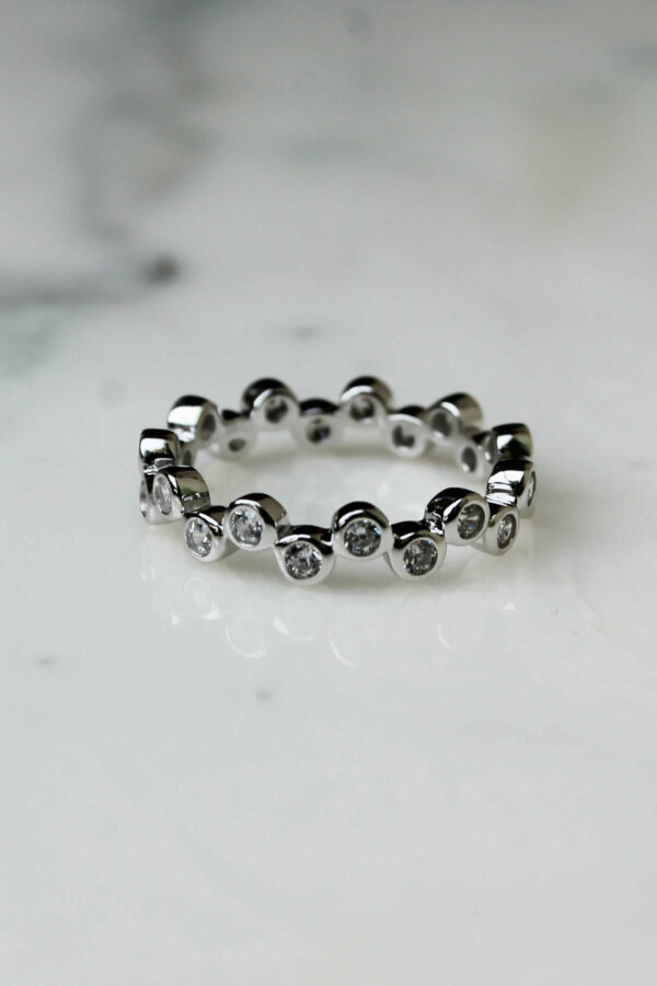 Bague fine zirconiums Argent 925