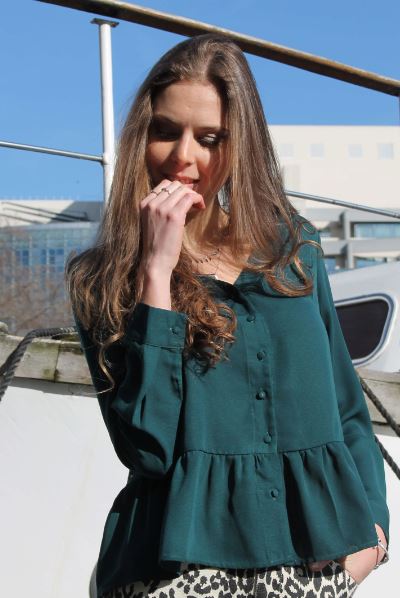 Absolème blouse en dentelle verte dos nu