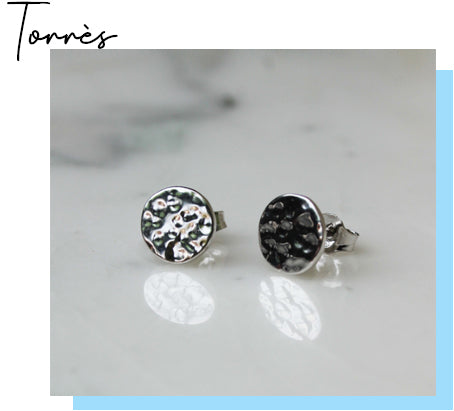 Absolème 8 boucles d'oreilles immanquables pour cet été Torrès argent martelé