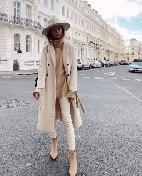 Absolème total look monochrome beige