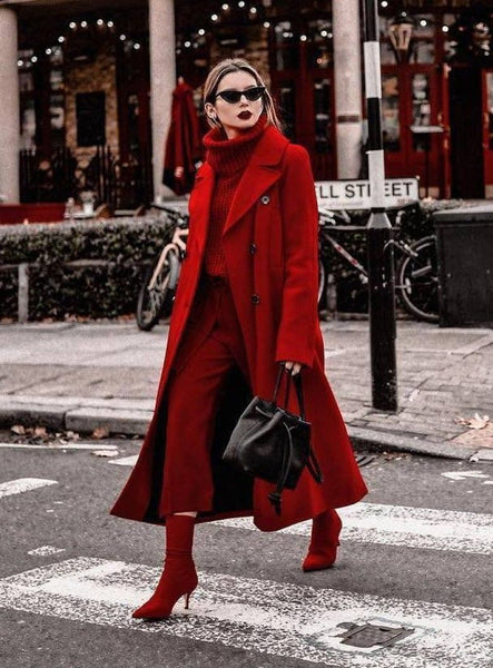 Absolème total look monochrome rouge
