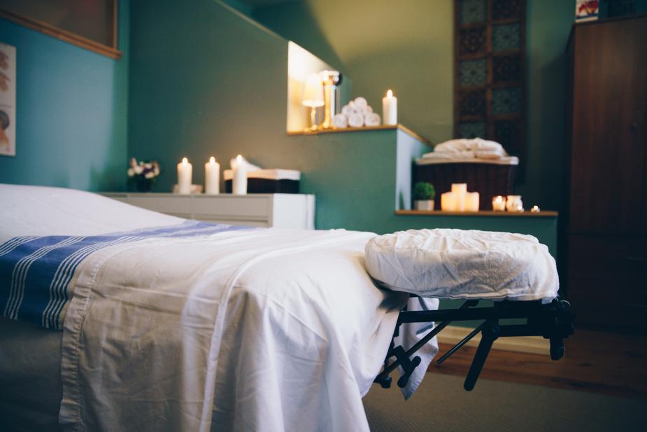 Absolème réaliser le drainage lymphatique par un masseur