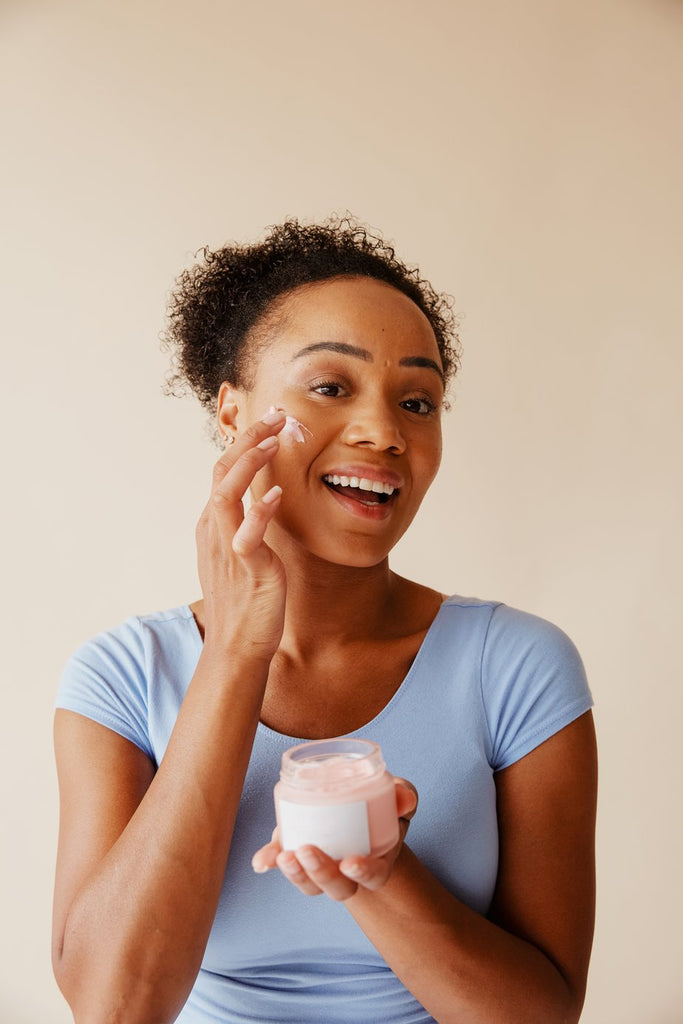 Absolème nourrir la peau irritée par le masque 